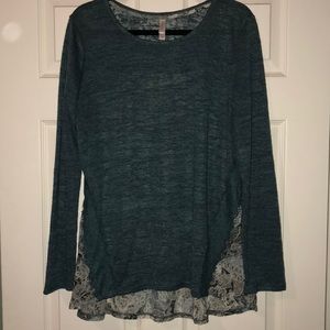 Lightweight top with floral back